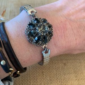 Dos Fannies Made from Vintage Rhinestone bracelet